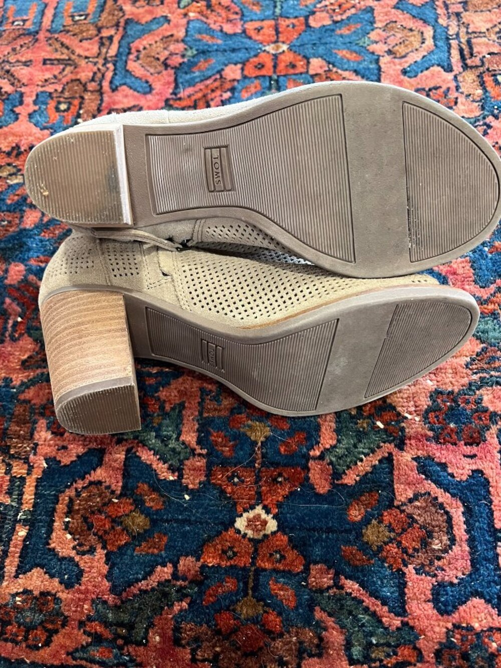 TOMS Perforated Peep Toe Bootie Heels Tan Suede Size 9 - Picture 2 of 6